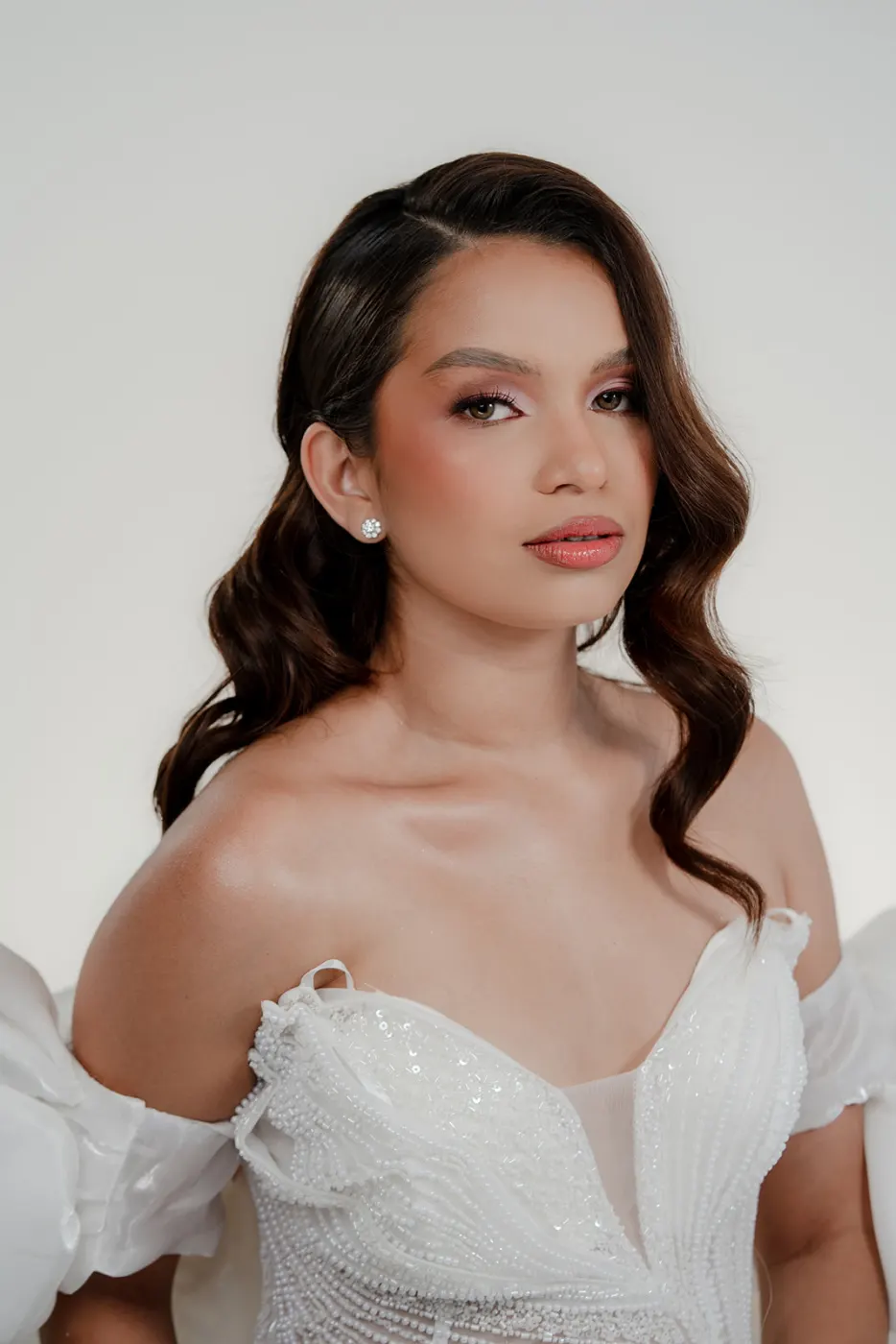 Maquillaje de novia con peinado de ondas — Tercero Beauty Labs, Managua